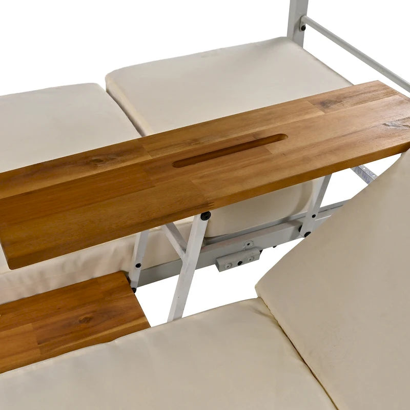 Bain de soleil d'extérieur avec coussins